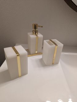 Z Gallerie Bathroom Decor - NEW