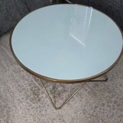 Coffe Table In Good Condition 