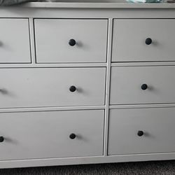 Dresser Porch Pick Up 