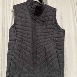 WOMENS XL NORTH FACE VEST 