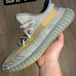 Yeezy 350 V2 Carbon Size 12 