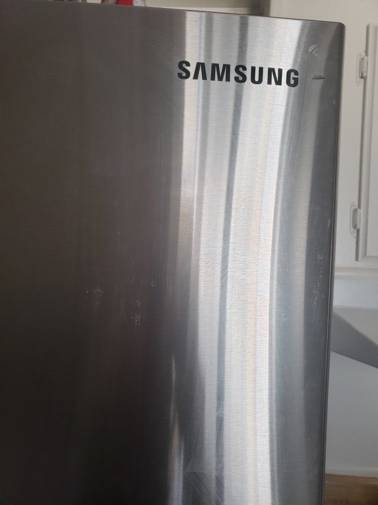 SAMSUNG 4 DOORS REFRIGERATOR