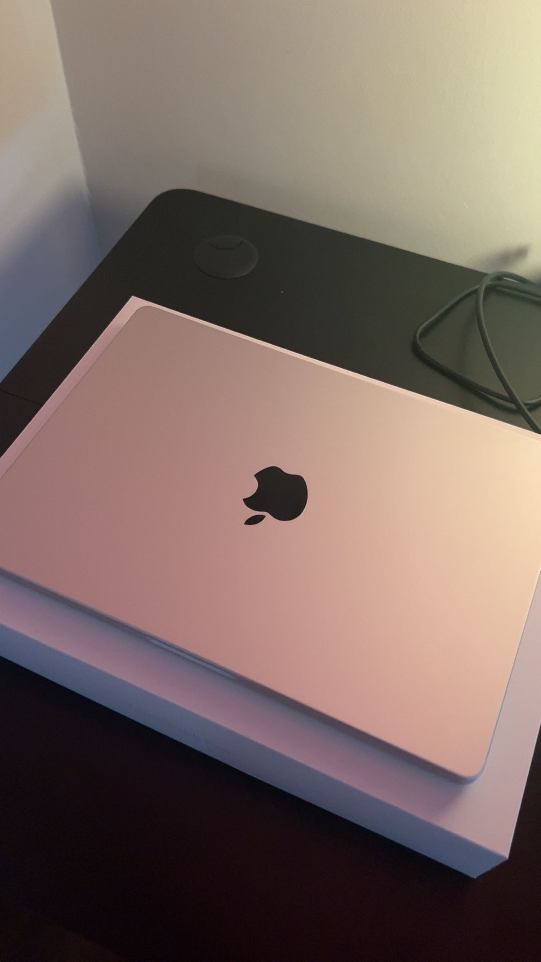 Apple MacBook Pro 14” (M3 Pro / 36GB RAM / 1TB SSD) – Late 2023 – Silver – MINT + Box & Charger