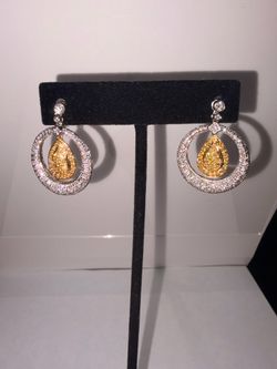 18K YELLOW AND WHITE  GOLD DIAMONDS EARRINGS
