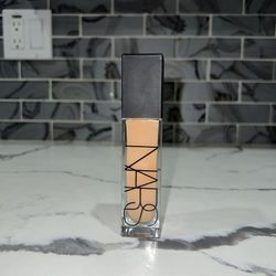 NARS Radiant Foundation