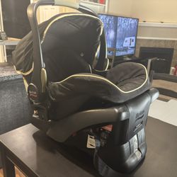 Britax Car Seat W/ Adjustable Base (Side Impact Protection) 30$