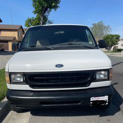 1999 Ford E-150