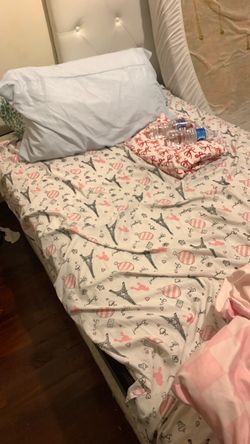 Paris-Theme Bed Sheet Set