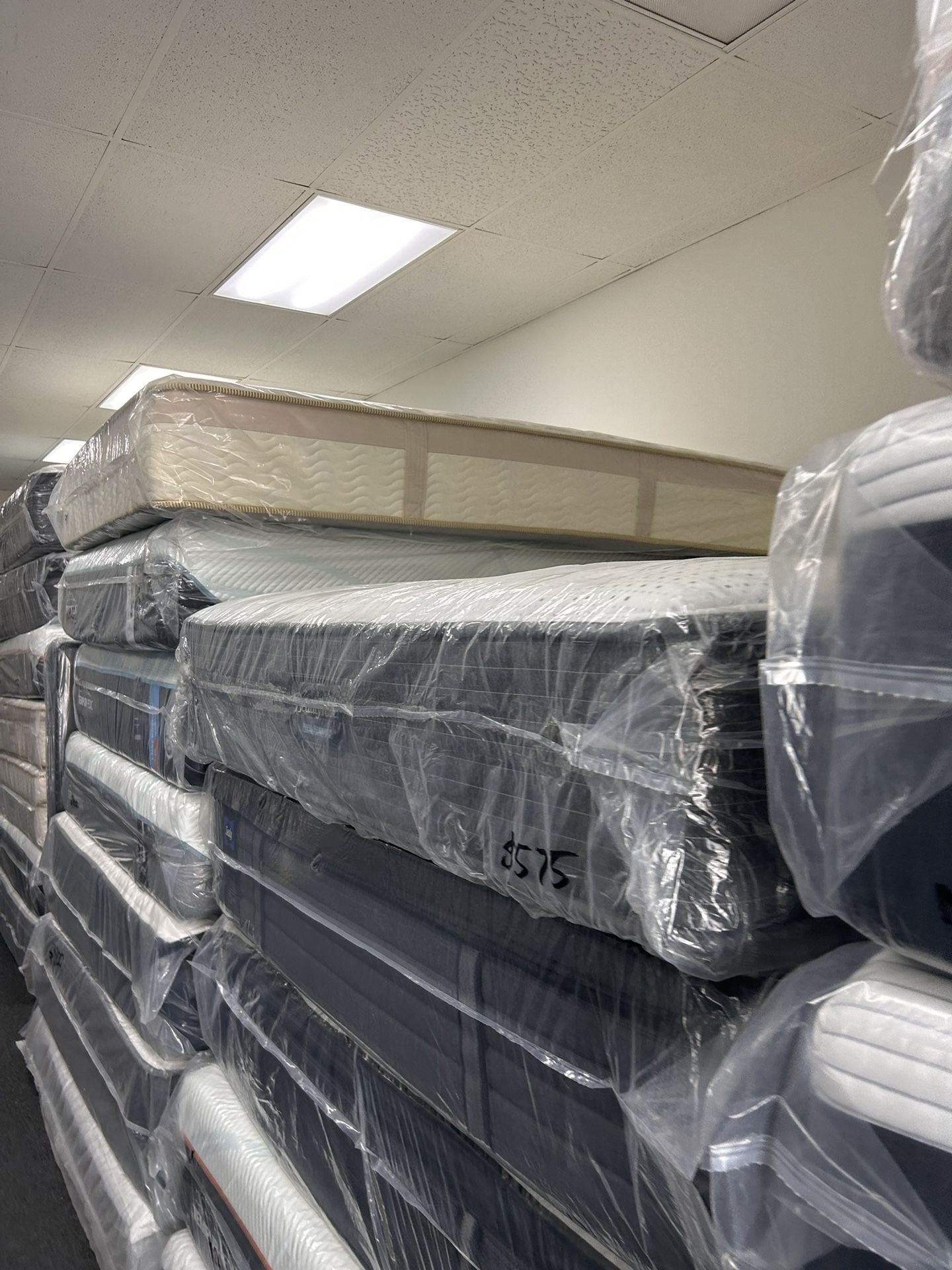 Queen Colchones De Marca