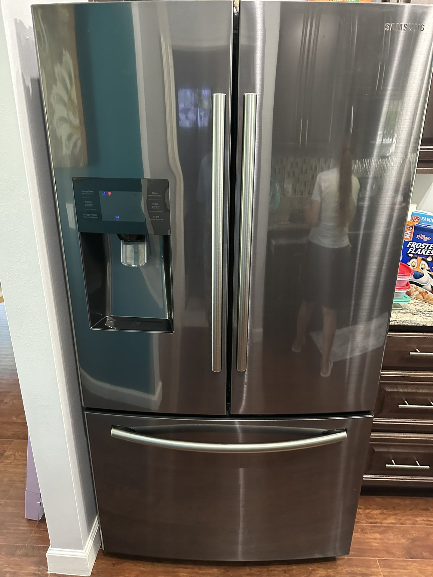 Samsung Refrigerator, Microwave, Glass Top Stove 