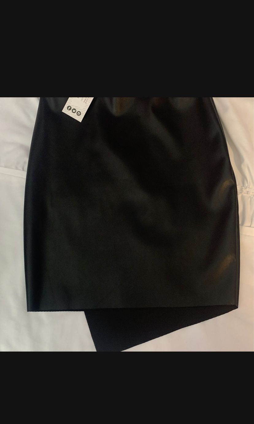 Junior a leather skirt size Small 