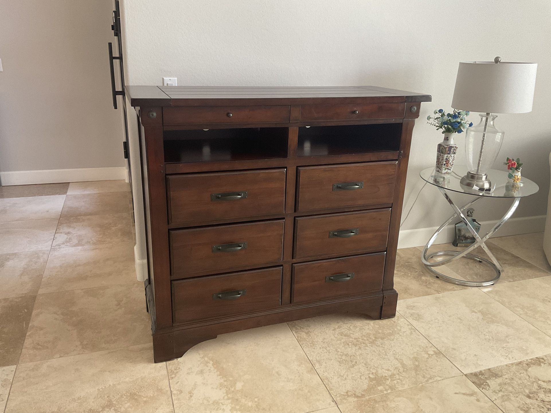 Wood Dresser 50x20x45” H
