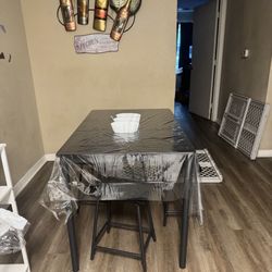 Black Table New With Four Black Stools