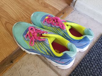 Girl shoes fila size 4