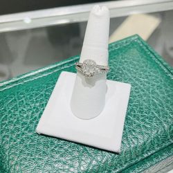 Gold Diamond Ring 