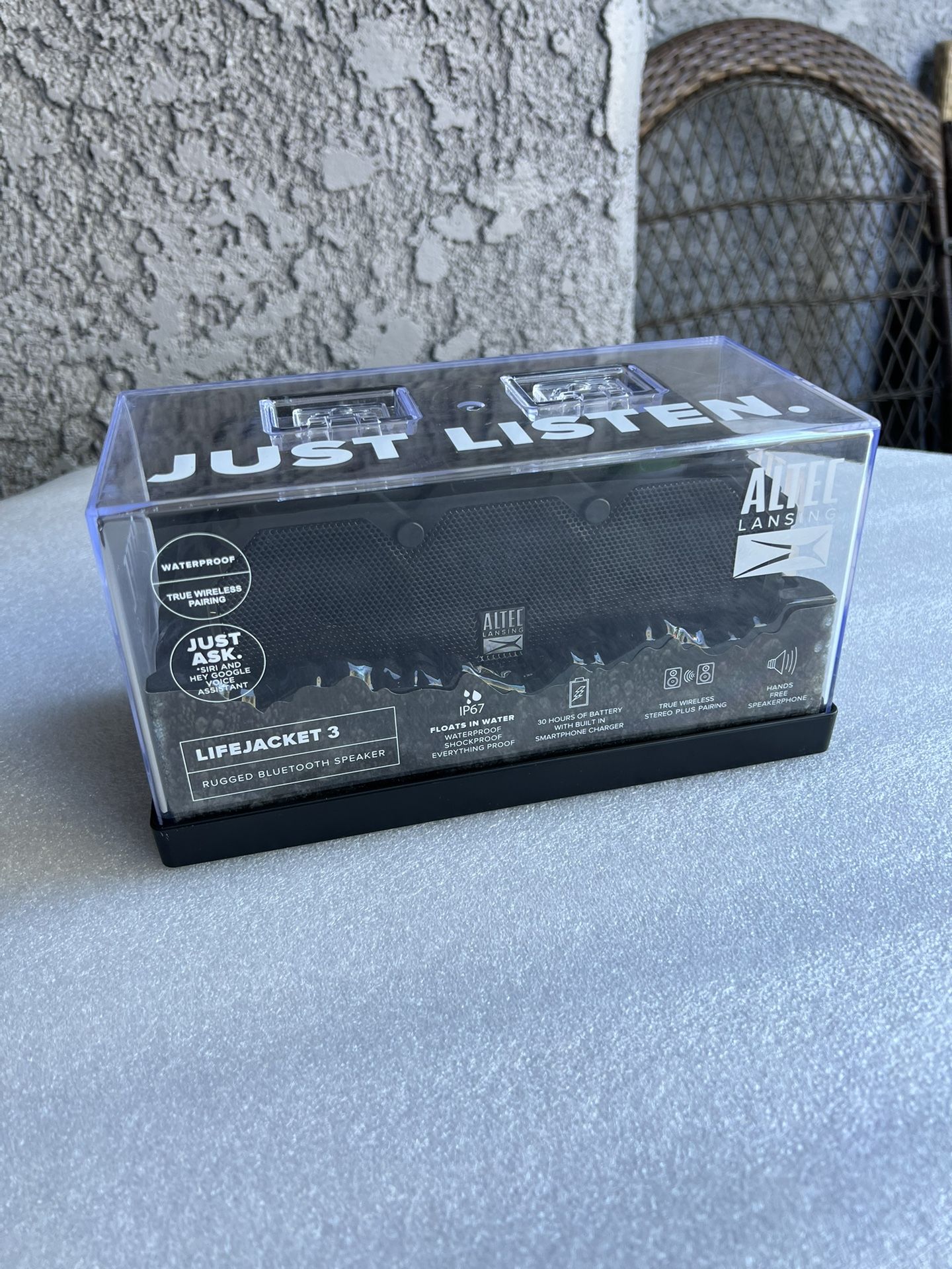 Altec Lansing LifeJacket 3 - Waterproof Bluetooth 