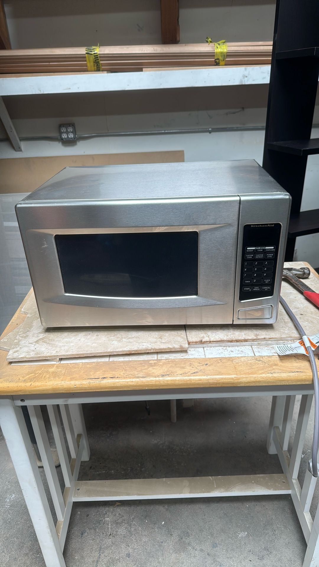 Kitchen aide Microwave