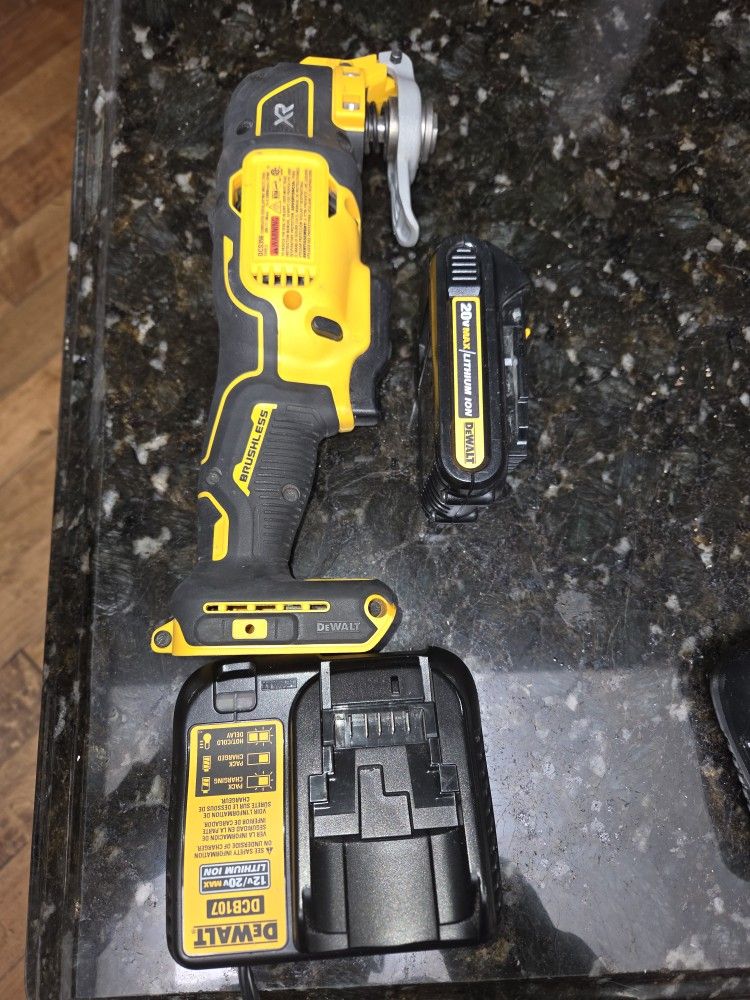 DEWALT 20V MAX XR Brushless Cordless Oscillating Multi-Tool