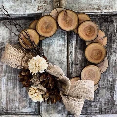 Wood Log Holiday Wreaths 