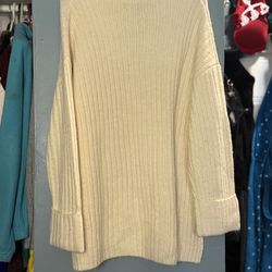 Old Navy Gray Sweater – Size Large