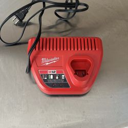 Milwaukee M12 Charger