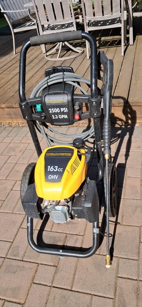Pressure Washer 2500 PSI