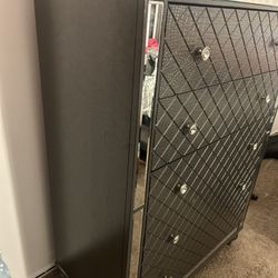 Crown Mark Refino Chest in Gray B1670-4