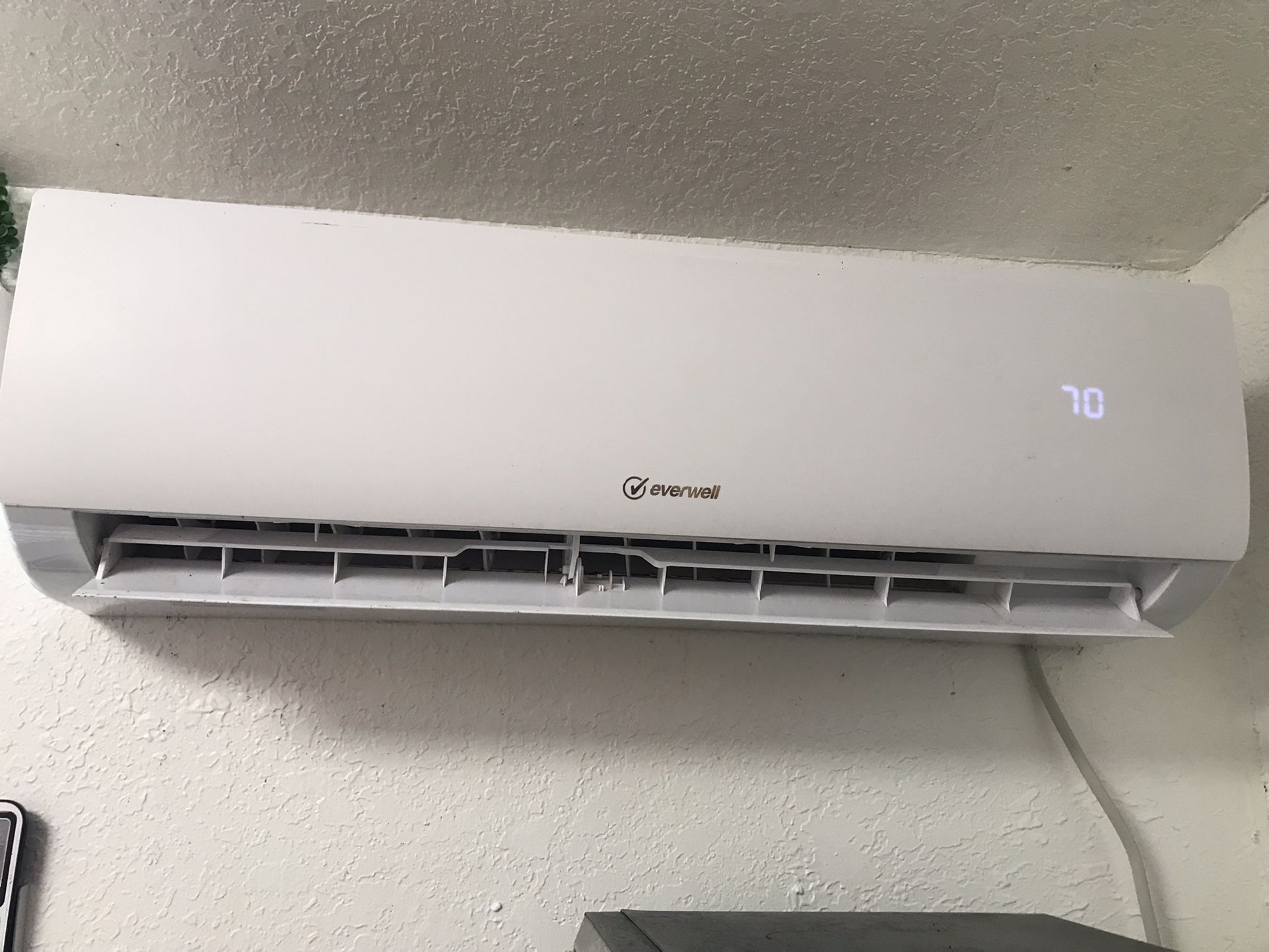 1 Air Conditioner Mini Split