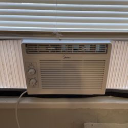 5k BTU WINDOW AC UNIT
