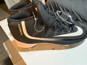 Nike men’s baseball cleats