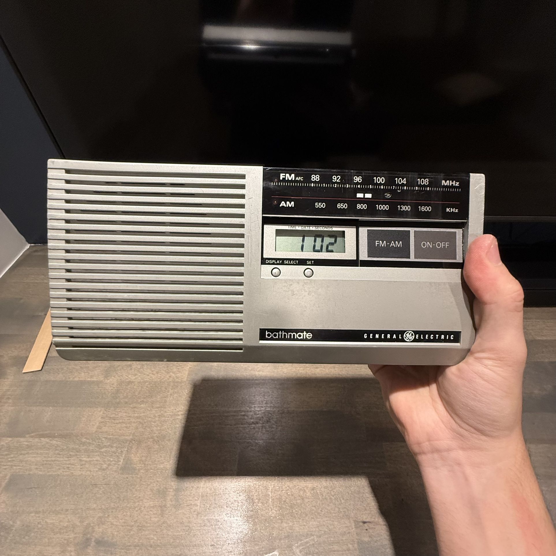 General Electric (GE) Bathmate AM/FM Clock Radio *Vintage 1986*