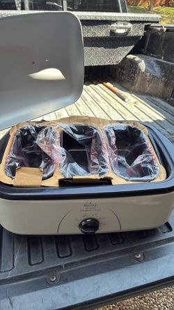 Rival 18-Quart Roaster Oven in white,