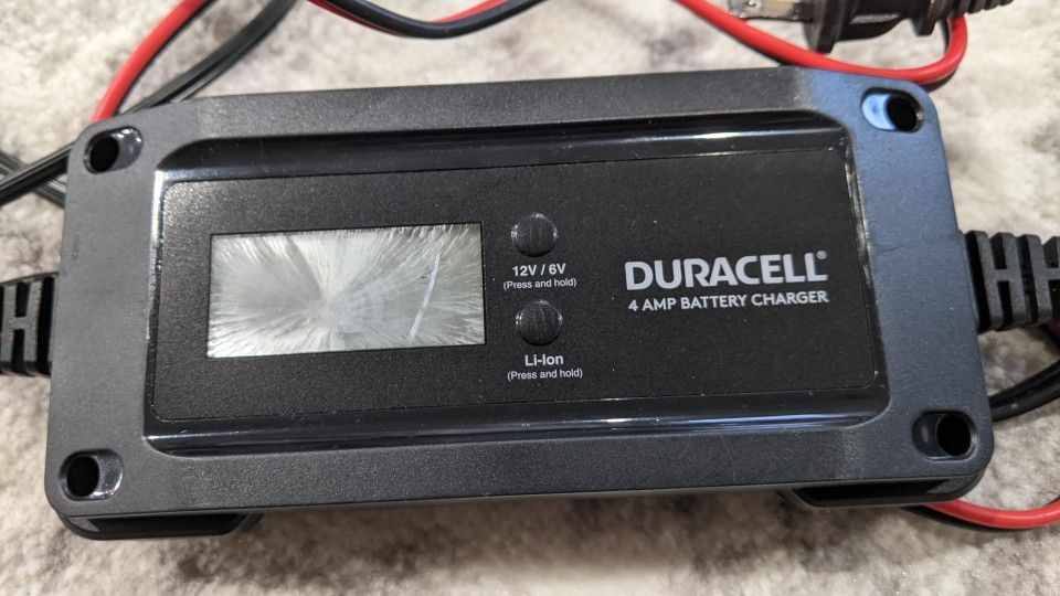 Duracell Car Battery Charger for Sale in Bothell, WA OfferUp