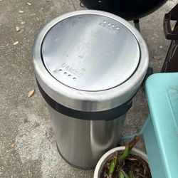 Trash Can 