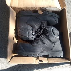 Steel toe boots