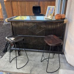 Bar & Stools 