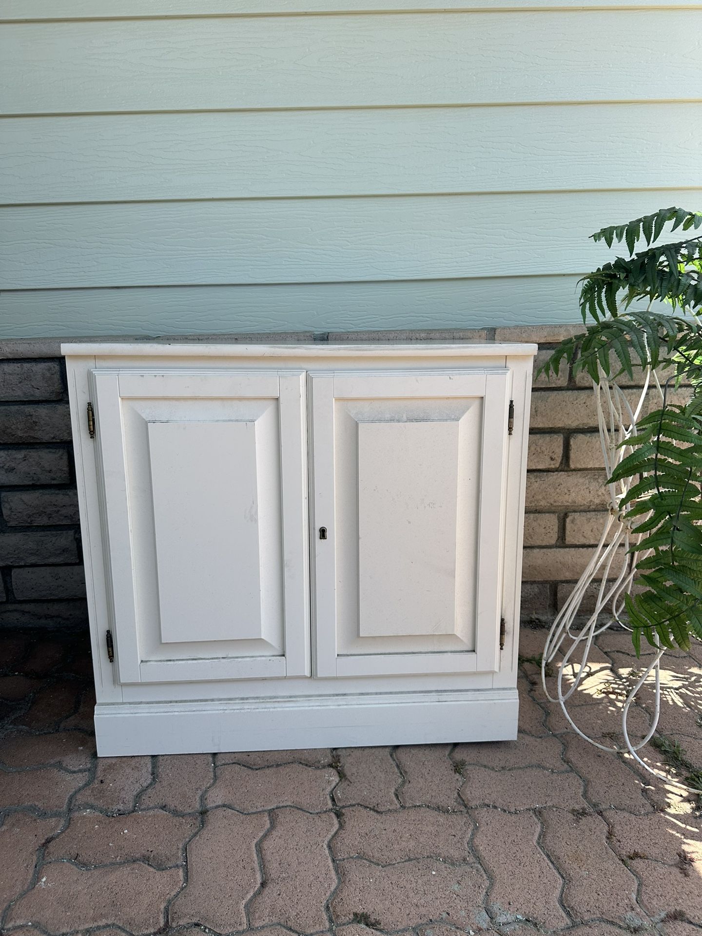 White Cabinet