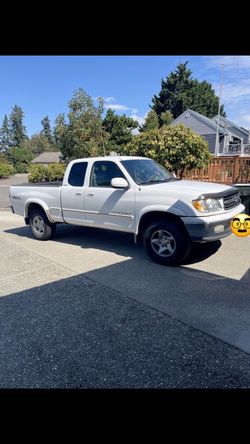 2001 Toyota Tundra Access Cab · Limited Pickup 4D 6 1/2 ft