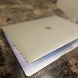 MacBook Pro 15 Inch 2018