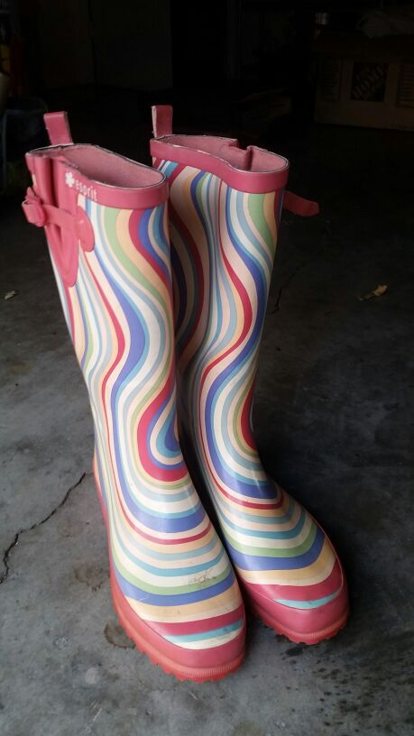 Esprit size 7 rain boots