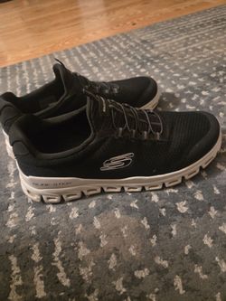 10.5 mens wide skechers excellent condition