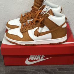 Nike Dunk Hi Retro SE Monarch Canvas Size 11 With The Original Box