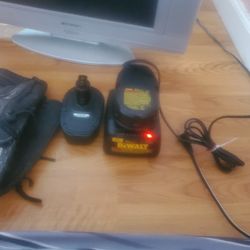 DEWALT 18V Battery and Charger Set. 