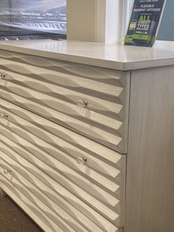 New!! Stanley Coastal Living Collection Single Dresser (Solid Wood)