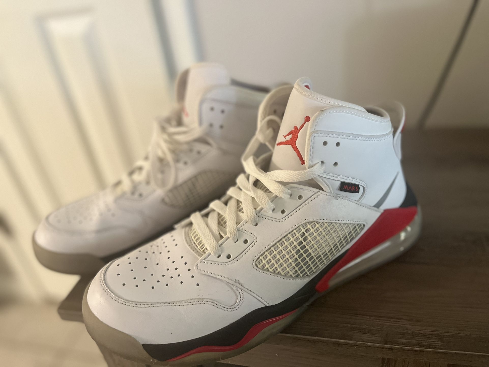jordan mars 270