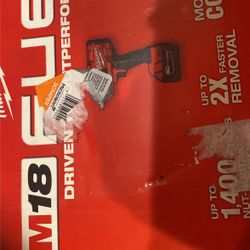 Milwaukee M18 FUEL 18-Volt Lithium-Ion Brushless Cordless 1/2 in. Impact Wrench w/Friction Ring Kit w/One 5.0 Ah Battery and Bag