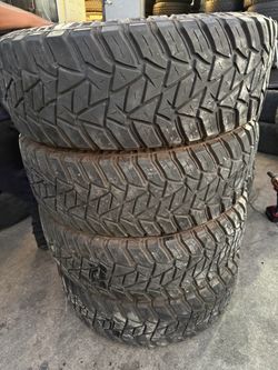 35x12.50r20 cooper tires en excelentes condiciones de Vida las 4