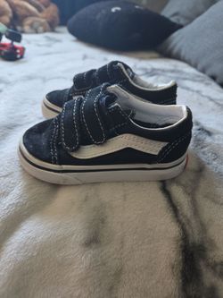 Toddler size 5 vans