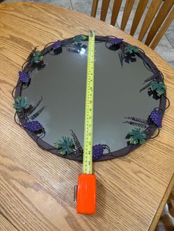 Round decorative mirror
