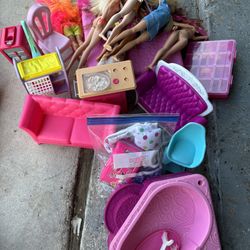 Mostly Barbie Accessories 